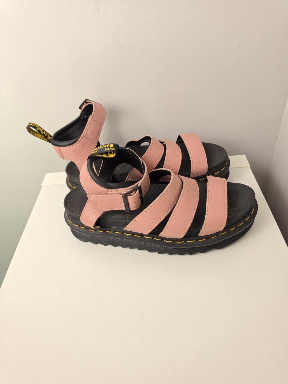 Dr. Martens Women's Blaire Pisa Leather Strap Sandals Size 9